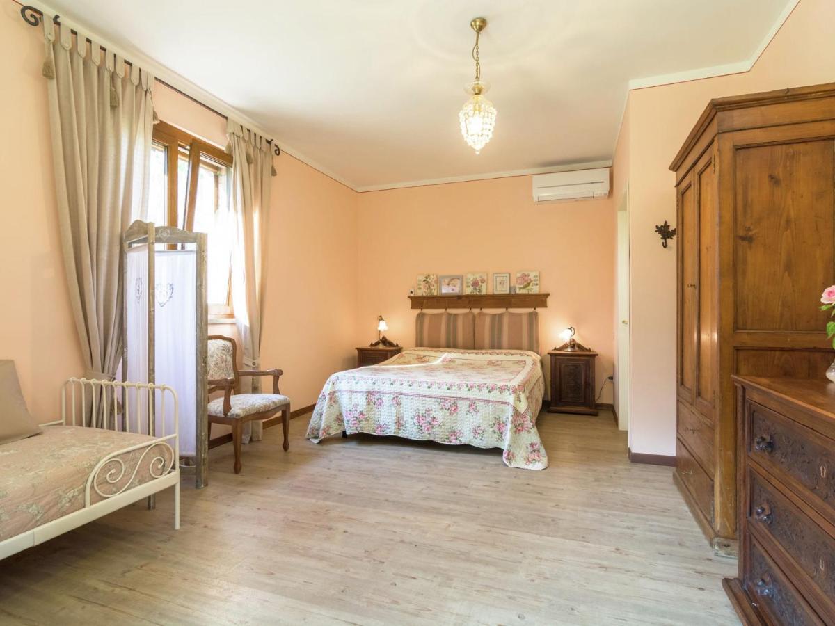 ארצו Belvilla By Oyo Il Leccio E Le Rose מראה חיצוני תמונה